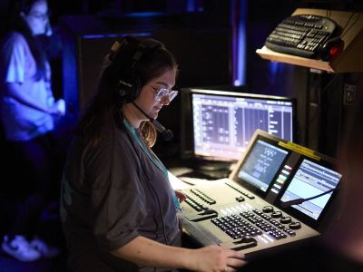 Short Courses - Summer Schools 2024 - Stage Management - Participant at Lighting Desk (Paul Cochrane)